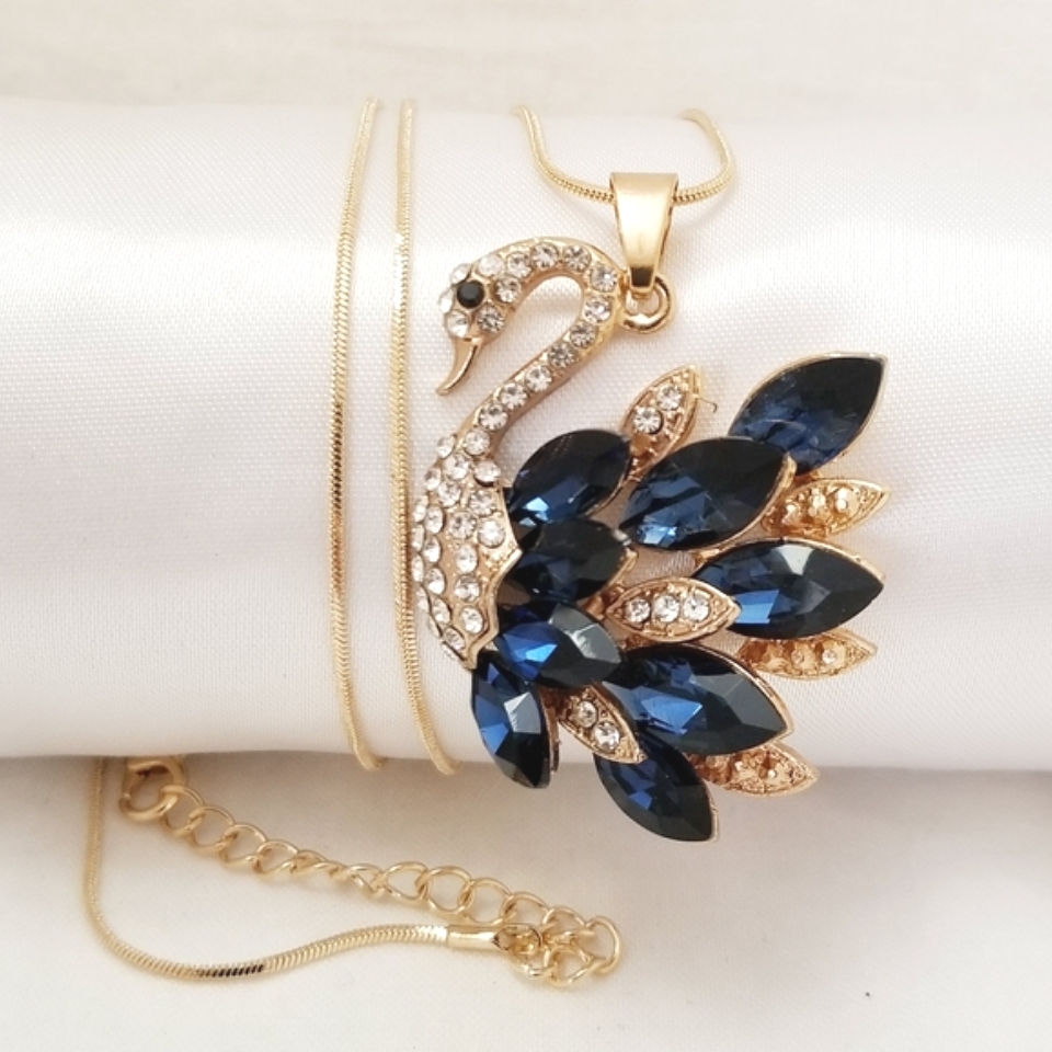 Blue Swan Womens Statement Necklace 14k Gold Plated New 24$